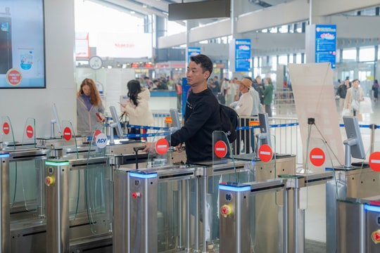 Áp lực cạnh tranh với ‘ông trùm hàng không’ ngày càng lớn