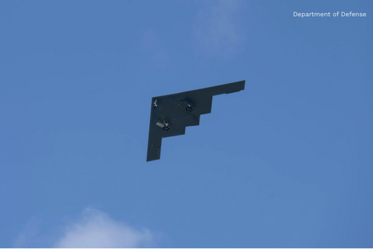 Phi hành đoàn nghỉ ngơi ra sao trên những chuyến bay "siêu dài" của B-2 Spirit