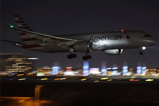 Mỹ điều tra vụ tai nạn máy bay khiến 67 người thiệt mạng