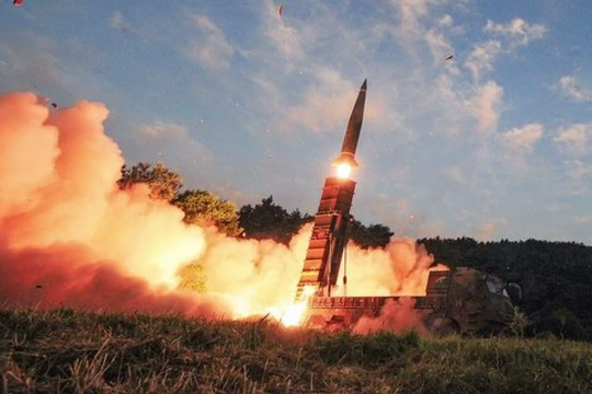 Hàn Quốc triển khai 'tên lửa quái vật’ siêu vượt âm