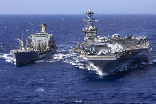 Tàu sân bay Mỹ áp sát Iran, lo ngại 'đổ thêm dầu vào lửa'