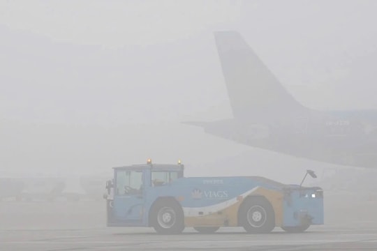 Khách chật vật vì sương mù phủ kín nhiều sân bay phía Bắc
