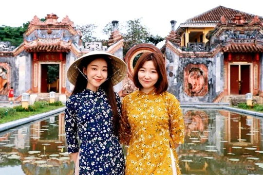 Gần nửa triệu khách Hàn Quốc đến Việt Nam tháng đầu năm 2026