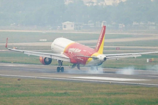 Máy bay Vietjet đi Singapore quay đầu hạ cánh khẩn cấp do sự cố kỹ thuật