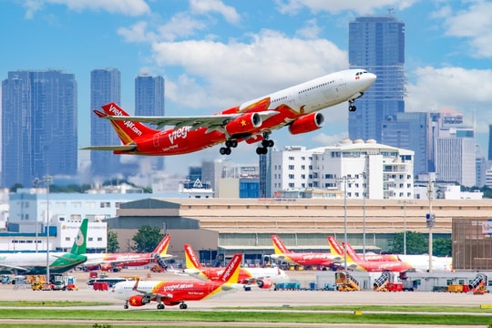 Cổ phiếu hàng không tăng mạnh, Chủ tịch Vietjet bỏ túi hơn 4.500 tỷ đồng