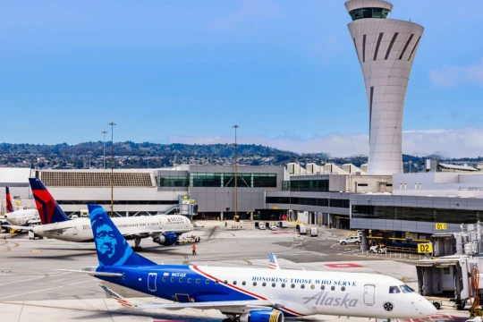 Sân bay lớn tại Mỹ đại tu đường băng, khách Việt cần có phương án dự phòng