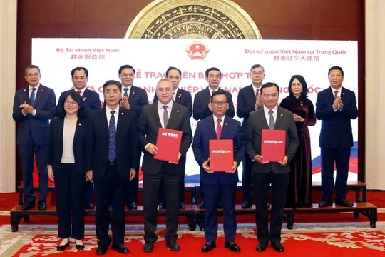 Vietjet thuê 10 máy bay COMAC C909 phục vụ các chặng bay Trung Quốc