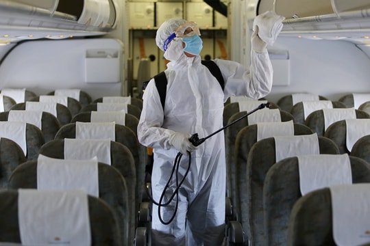 Tăng kiểm soát cảng hàng không để phòng virus lở mồm long móng "lạ"
