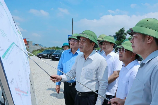 Vướng mắc về mặt bằng trong việc thi công đường kết nối sân bay Thọ Xuân