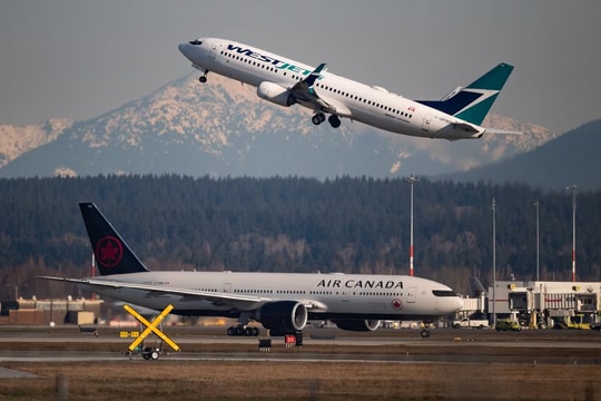 Canada tung gói vay hỗ trợ ngành hàng không vượt khủng hoảng nhiên liệu