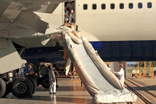 IATA phát động chiến dịch “Cứu mạng người, đừng cứu hành lý”