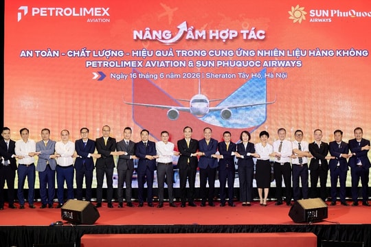 Petrolimex Aviation và Sun PhuQuoc Airways nâng tầm hợp tác nhiên liệu hàng không
