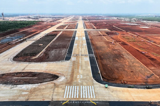Dồn lực hoàn thành 2 dự án sân bay trọng điểm