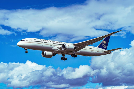 Máy bay Boeing 787-9 Dreamliner chạm Airbus A320 trên đường lăn tại Manila