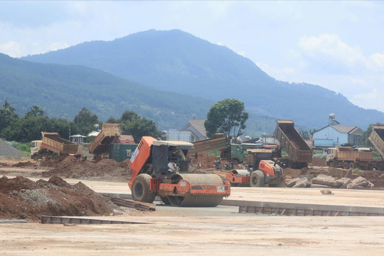 Cận cảnh sân bay Liên Khương trước ngày tái khai thác 19/8