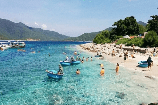 Khánh Hòa 'bắt tay' hàng không, lữ hành Trung Quốc khai thác thị trường tỷ dân