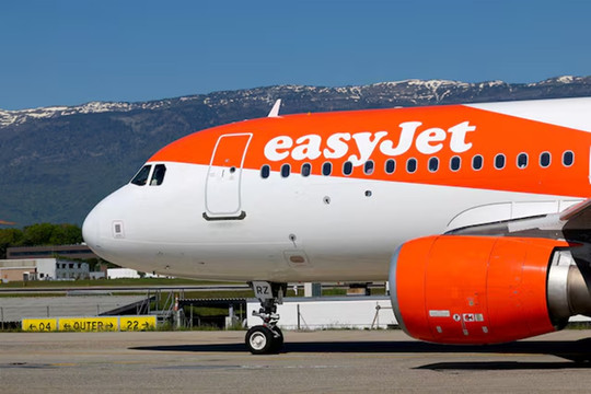 Hãng hàng không EasyJet đồng ý sáp nhập với Apollo