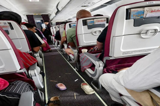 Phi công Air India phải xét nghiệm ma túy sau sự cố mất độ cao