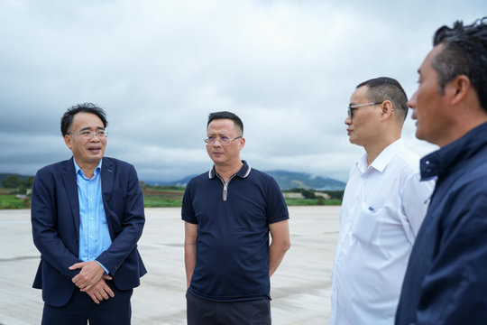 Cục trưởng Cục Hàng không kiểm tra sân bay Liên Khương trước giờ mở cửa