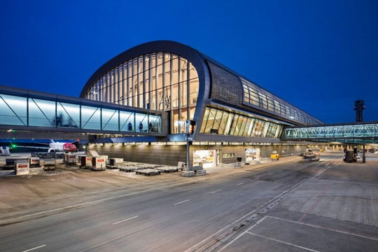 Sân bay Oslo tê liệt 5 giờ do đình công