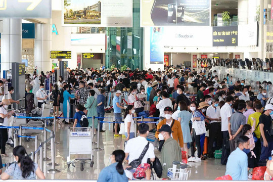 Giá vé máy bay Tết 2027 biến động ra sao?