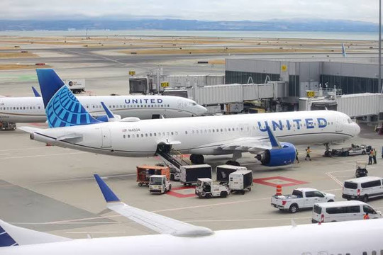Nhiều máy bay của hãng United Airlines liên tiếp gặp sự cố