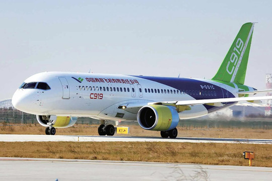 Thêm hãng hàng không muốn mua máy bay C909 và C919 của Trung Quốc