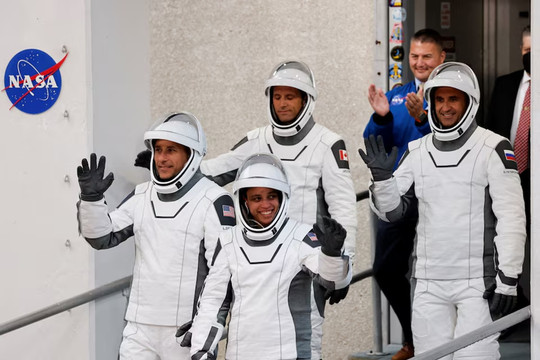 SpaceX đưa 4 phi hành gia NASA lên Trạm Vũ trụ Quốc tế