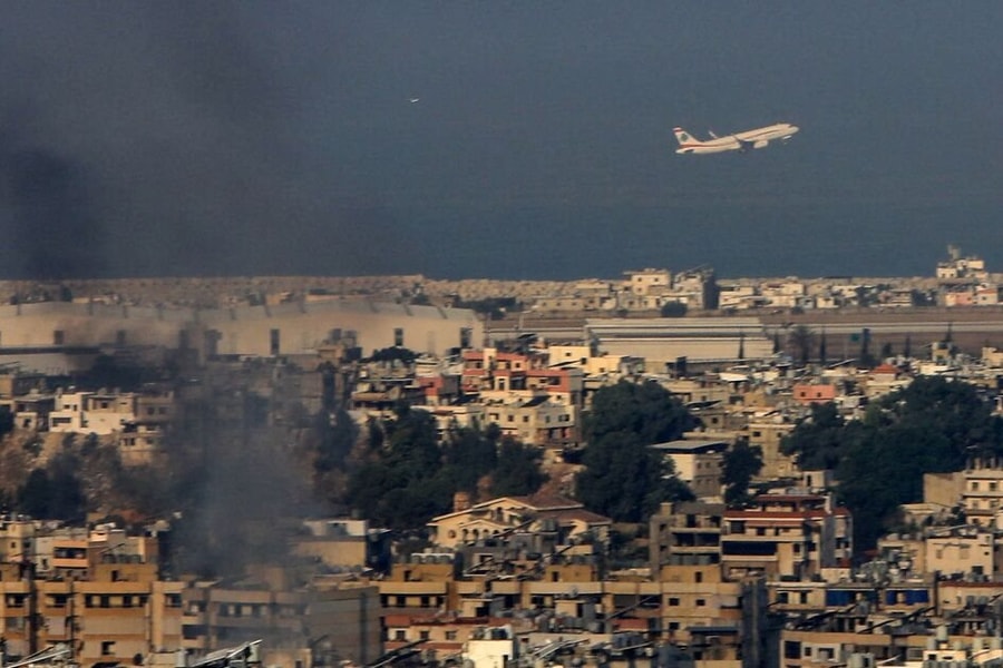 Iran tố Israel chặn máy bay hạ cánh xuống Beirut