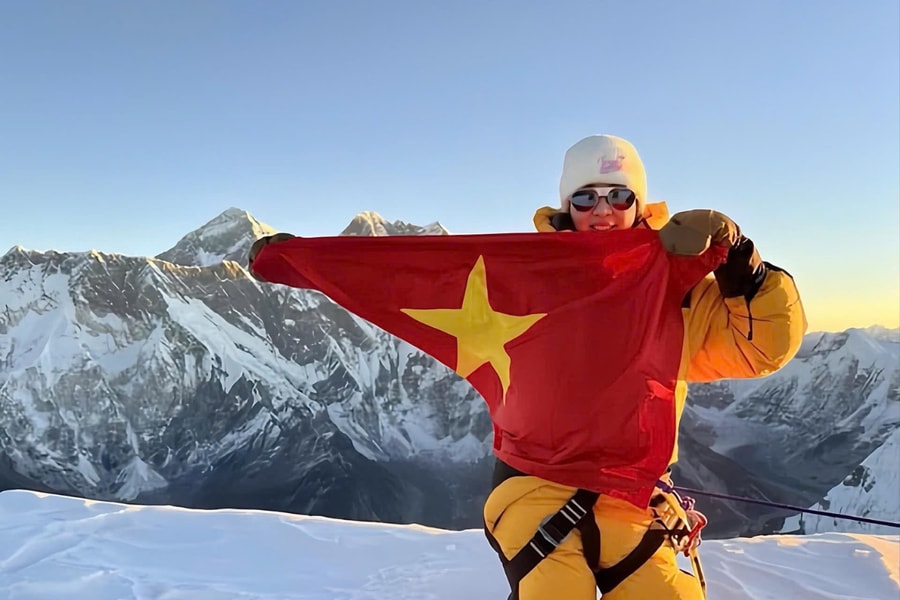 Hành trình chinh phục đỉnh Ama Dablam của người phụ nữ Việt