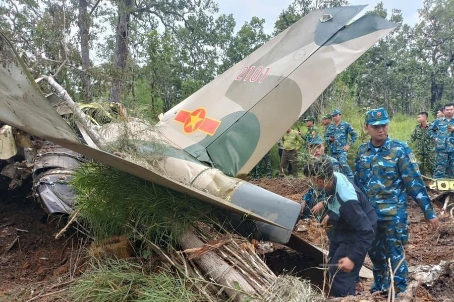 Tặng thưởng Huân chương Bảo vệ Tổ quốc cho hai phi công vụ rơi máy bay ở Bình Định