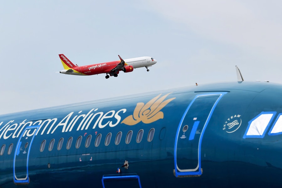 Hàng không gặp khó vì giá vé neo cao, kỳ vọng bứt phá vào cao điểm Tết