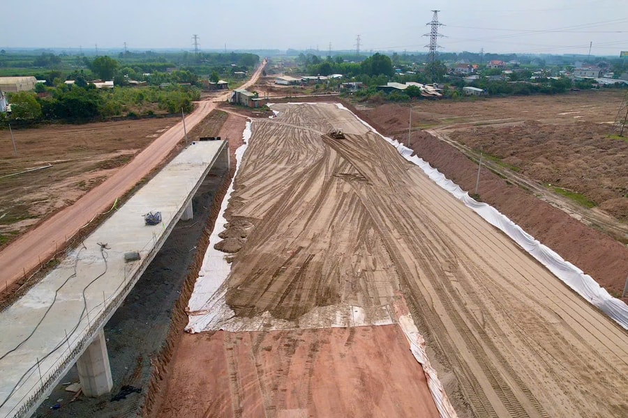 Tìm lời giải cho bài toán thiếu đất, đá xây dựng phục vụ dự án sân bay Long Thành