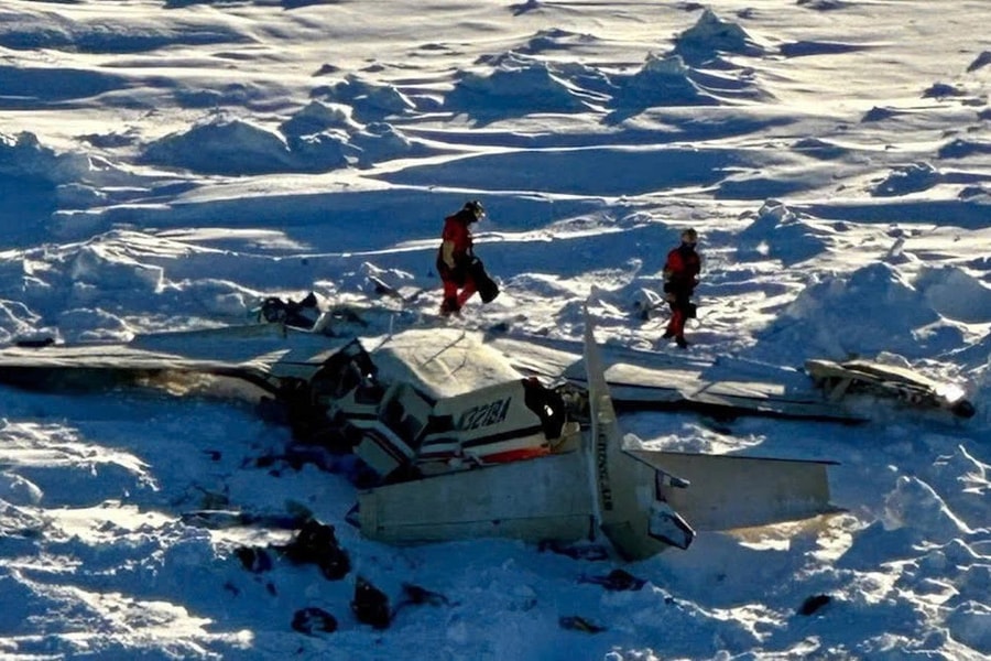 Tìm thấy xác máy bay rơi ở Alaska, 10 người có thể đã thiệt mạng