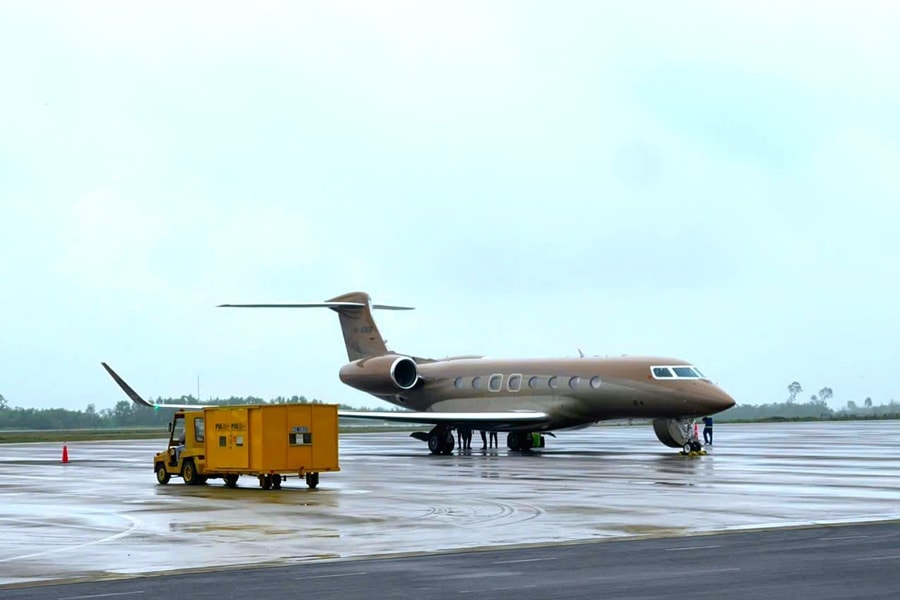 Máy bay siêu sang G650ER ‘cập bến’ cảng hàng không quốc tế Phú Bài