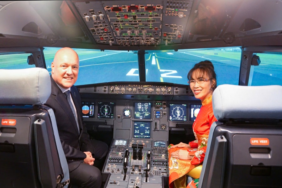 Thủ tướng New Zealand thăm Học viện Hàng không Vietjet