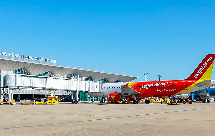 Bàn giao hồ sơ quy hoạch sân bay Vinh cho Nghệ An