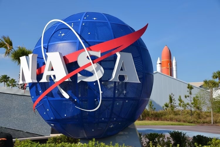 NASA sa thải hàng loạt nhà khoa học theo sắc lệnh của Tổng thống Trump