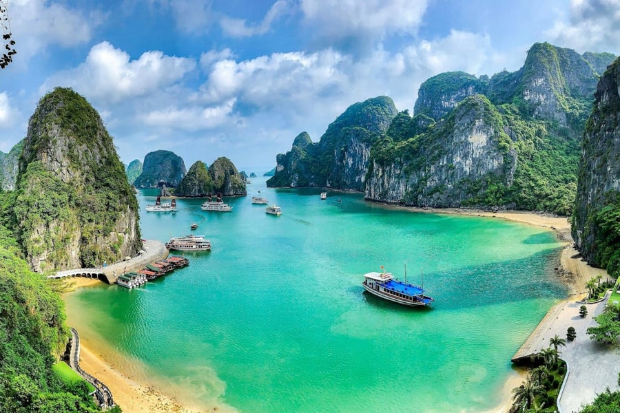 Báo Nhân Dân ra mắt video âm nhạc "Victory - Bond in Vietnam"