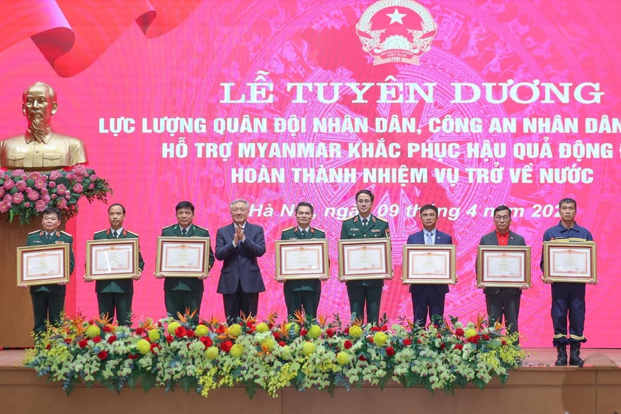 Hai hãng hàng không nhận bằng khen về công tác hỗ trợ cứu trợ quốc tế tại Myanmar