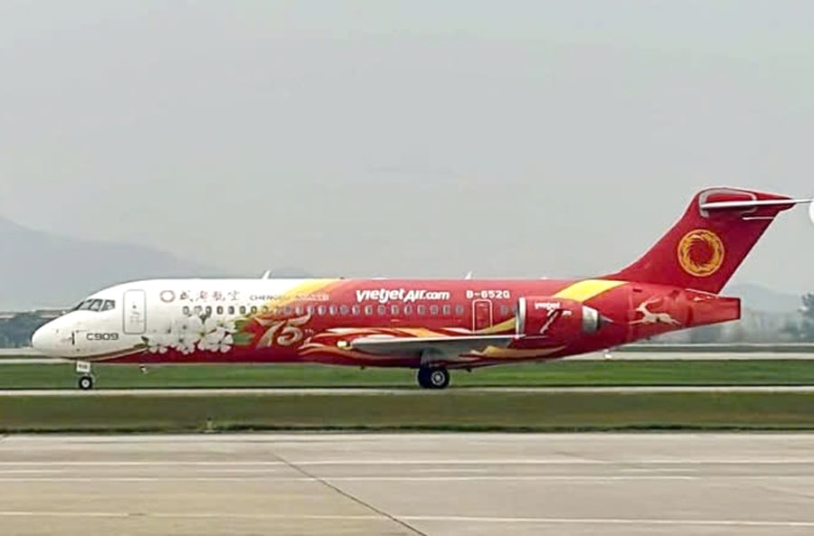 Một chiếc COMAC C909 đã hạ cánh xuống sân bay Nội Bài
