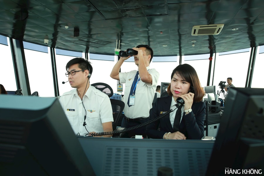 32 năm giữ vững chủ quyền vùng trời Việt Nam