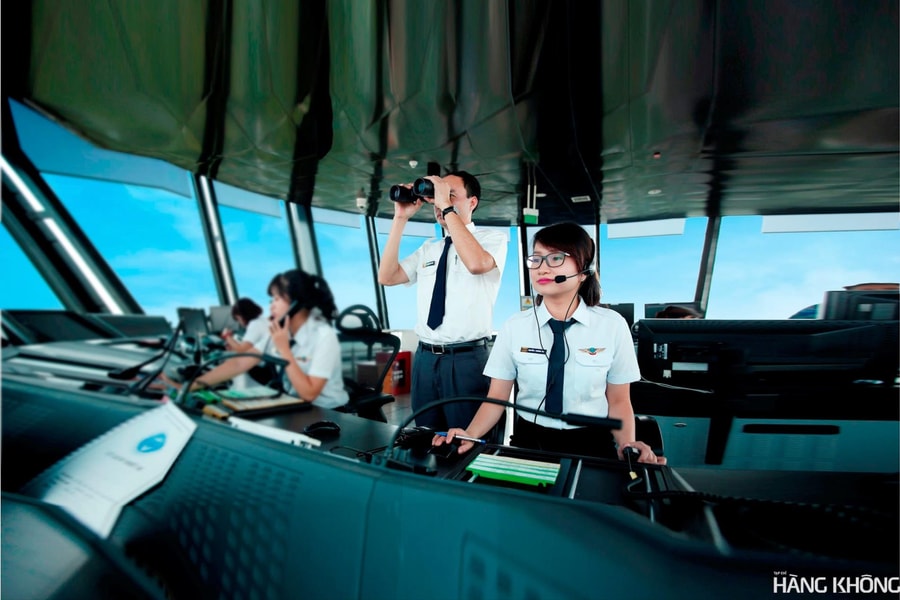 Chuẩn hóa năng lực, nâng tầm chất lượng nhân lực trong quản lý và bảo đảm hoạt động bay