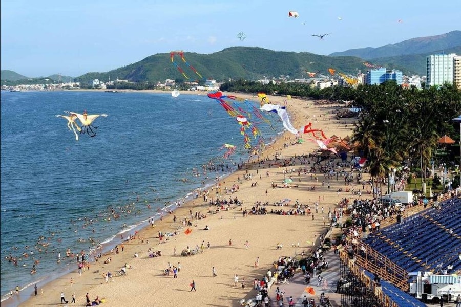 Khánh Hòa đón hơn 1 triệu khách, doanh thu du lịch đạt hơn 1.300 tỷ đồng dịp lễ 30/4