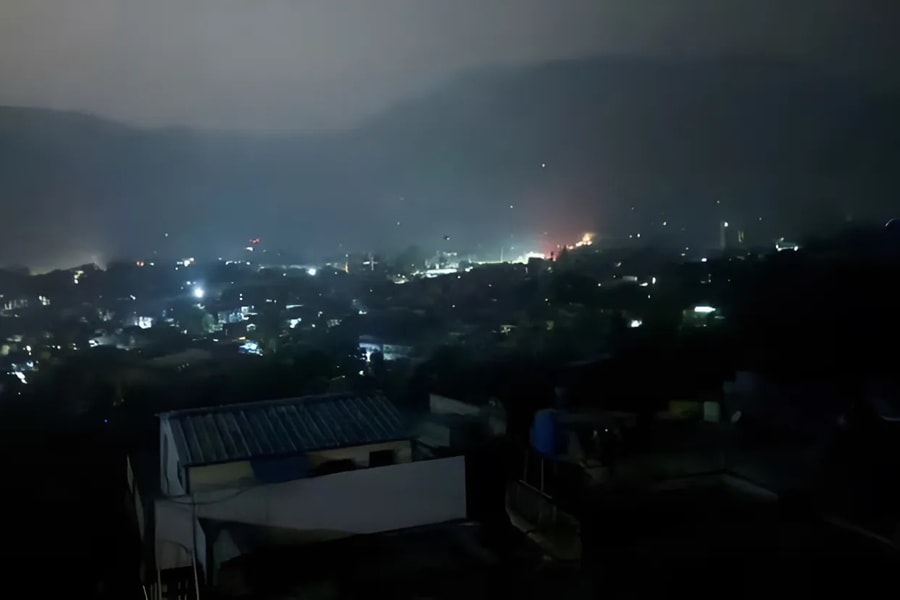 5 tiêm kích Ấn Độ bị bắn rơi, nhiều hãng hàng không tránh không phận Pakistan