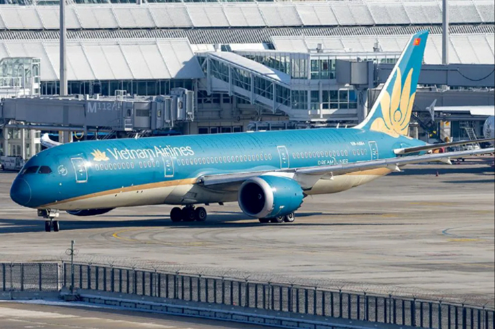 Máy bay Vietnam Airlines chuyển hướng hạ cánh để cấp cứu hành khách