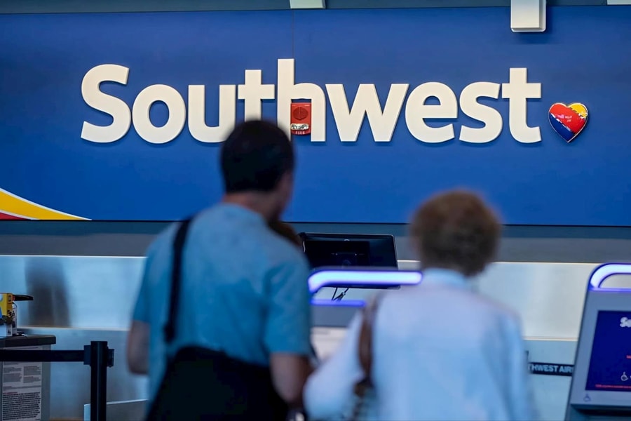 Tranh cãi quanh việc rút đơn kiện hãng bay Southwest 'chậm chuyến kinh niên'