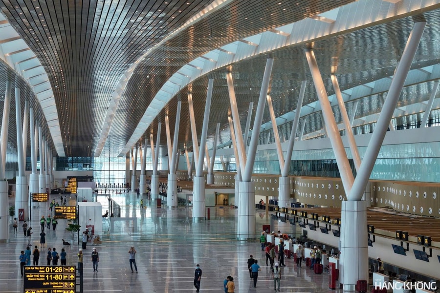 Bộ trưởng Bộ Xây dựng yêu cầu khắc phục triệt để bất cập tại nhà ga T3 Tân Sơn Nhất