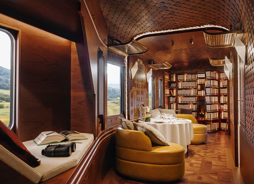 Xu hướng du lịch 2025: Đi ít hơn, sâu hơn và chất hơn