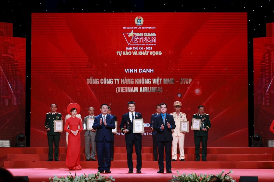 Vietnam Airlines được vinh danh tại “Vinh quang Việt Nam 2025”